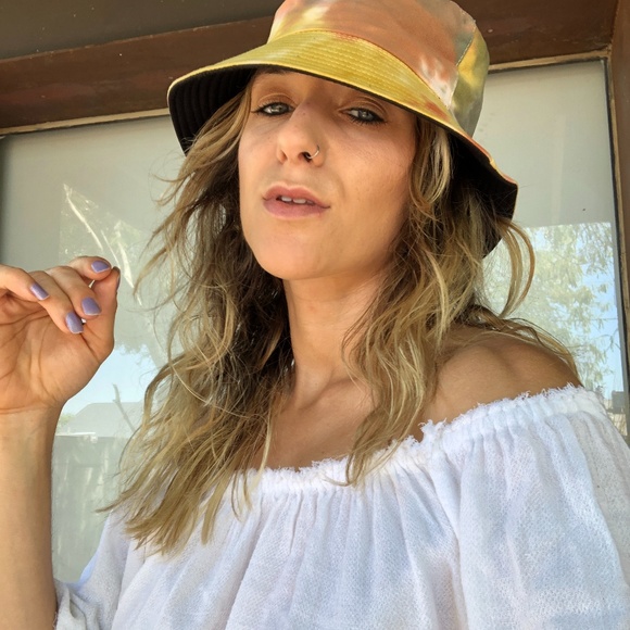 RESTOCK 🚨 Rincon Reversible Tie Dye Bucket Hat - Picture 2 of 13